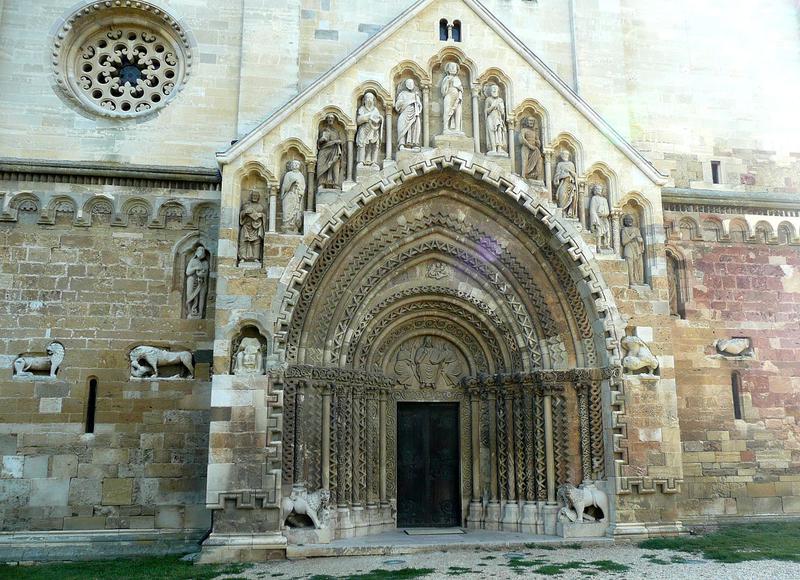 Romanesque architecture can be found in the main church of Europe Romanesque architecture can be found in the main church of Europe